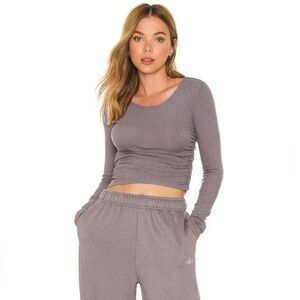 ALO YOGA 💜 Gather Long Sleeve Top in Lavender Small EUC